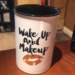 Make up brush holder